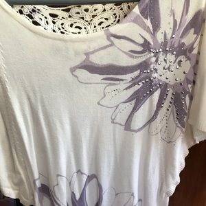 Short sleeve light sweater /poncho style side